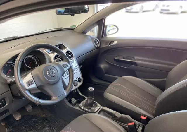 OPEL Corsa 1.2 16V Edition 150
