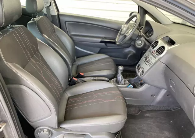 OPEL Corsa 1.2 16V Edition 150