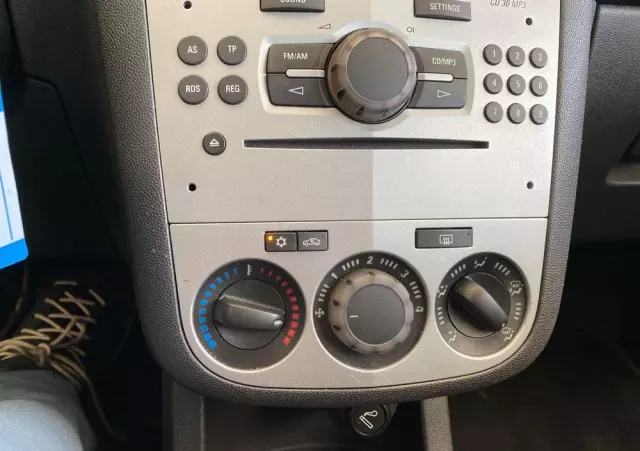 OPEL Corsa 1.2 16V Edition 150