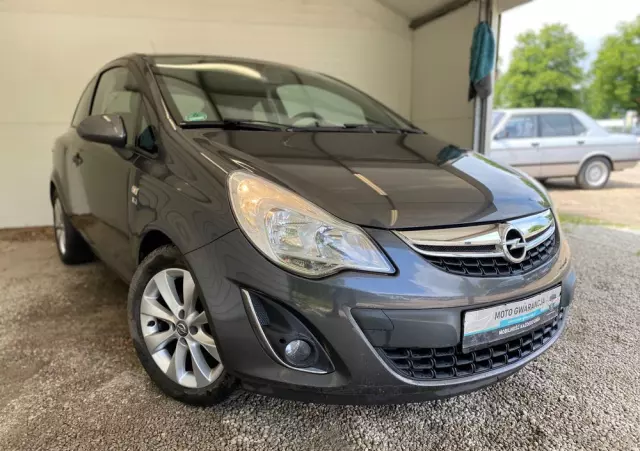 OPEL Corsa 1.2 16V Edition 150