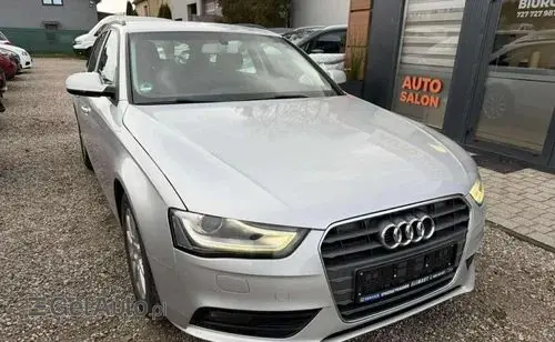 AUDI A4 