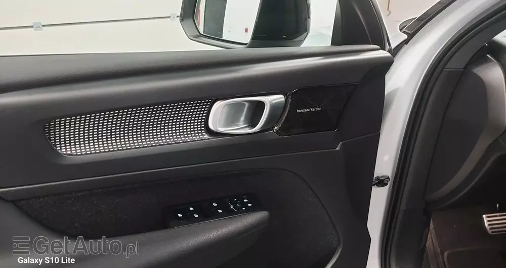 VOLVO XC 40 D3 SCR R-Design