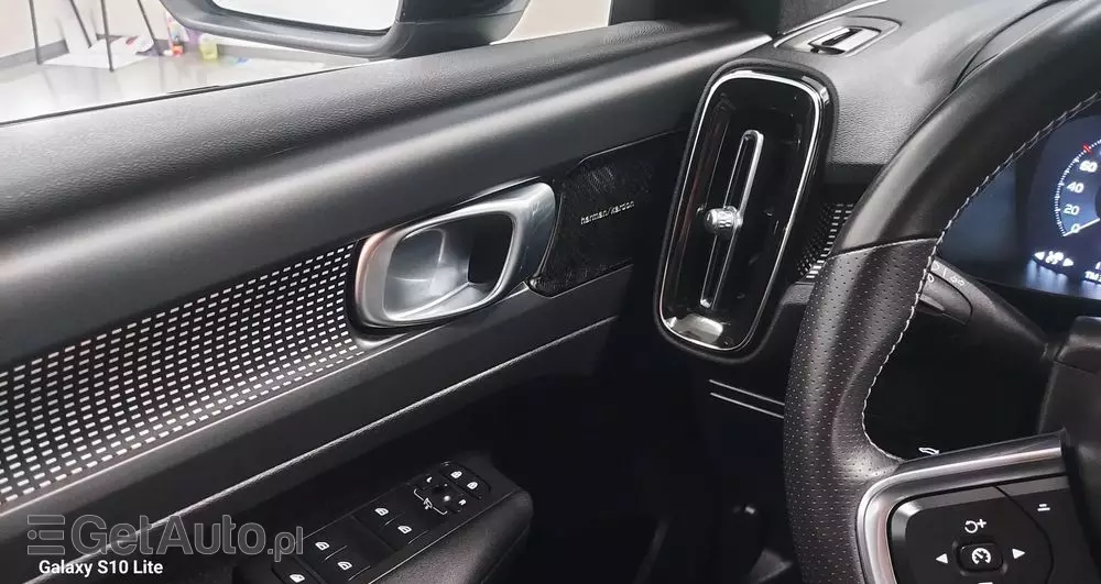 VOLVO XC 40 D3 SCR R-Design