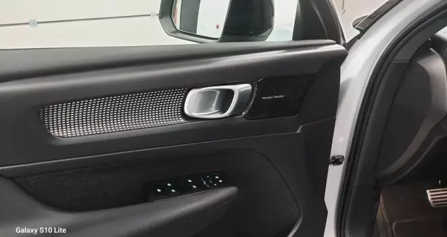 VOLVO XC 40 D3 SCR R-Design