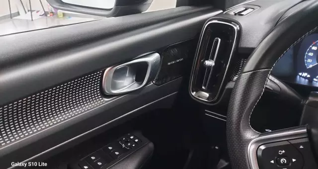 VOLVO XC 40 D3 SCR R-Design