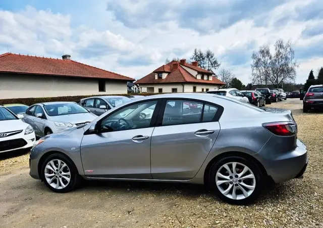 MAZDA 3 2.0 Exclusive +