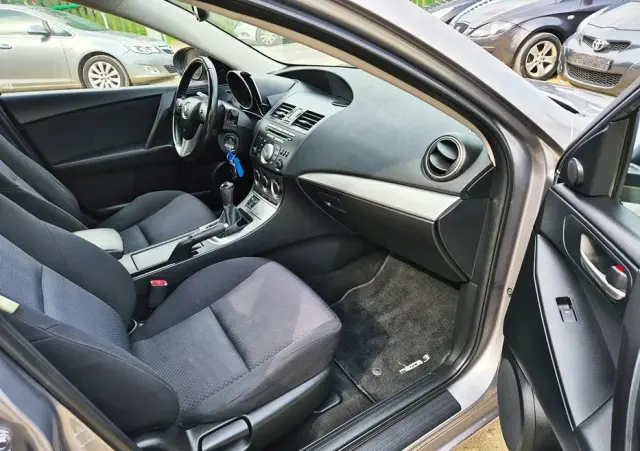 MAZDA 3 2.0 Exclusive +