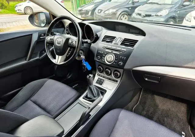 MAZDA 3 2.0 Exclusive +
