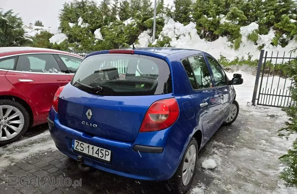 RENAULT Clio 