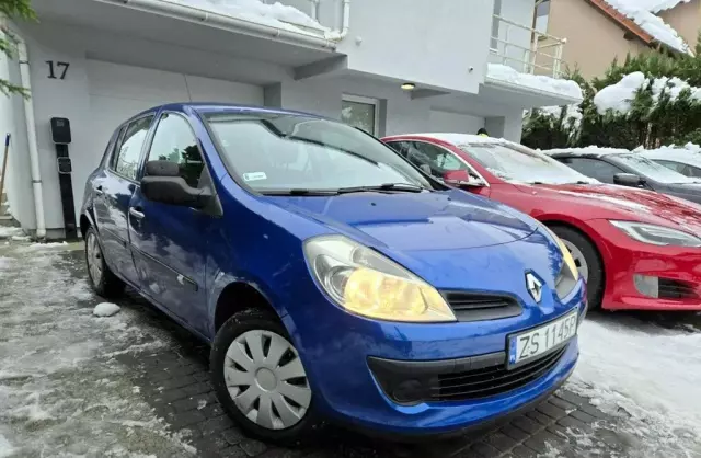 RENAULT Clio 