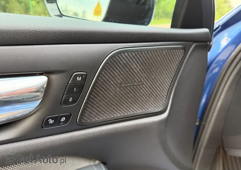 VOLVO S60 T6 AWD R-Design