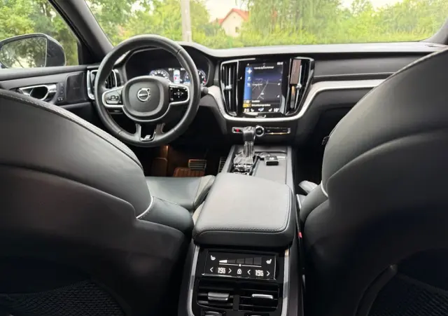 VOLVO S60 T6 AWD R-Design