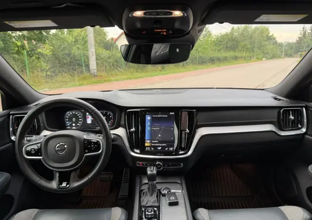 VOLVO S60 T6 AWD R-Design