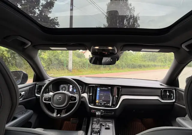 VOLVO S60 T6 AWD R-Design