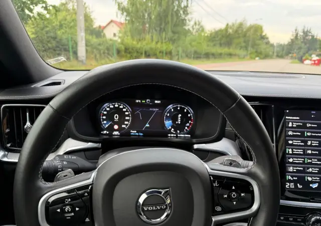 VOLVO S60 T6 AWD R-Design