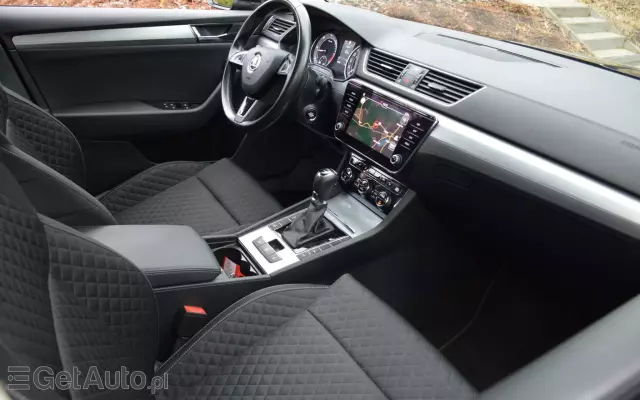 SKODA Superb 2.0 TDI DSG Ambition