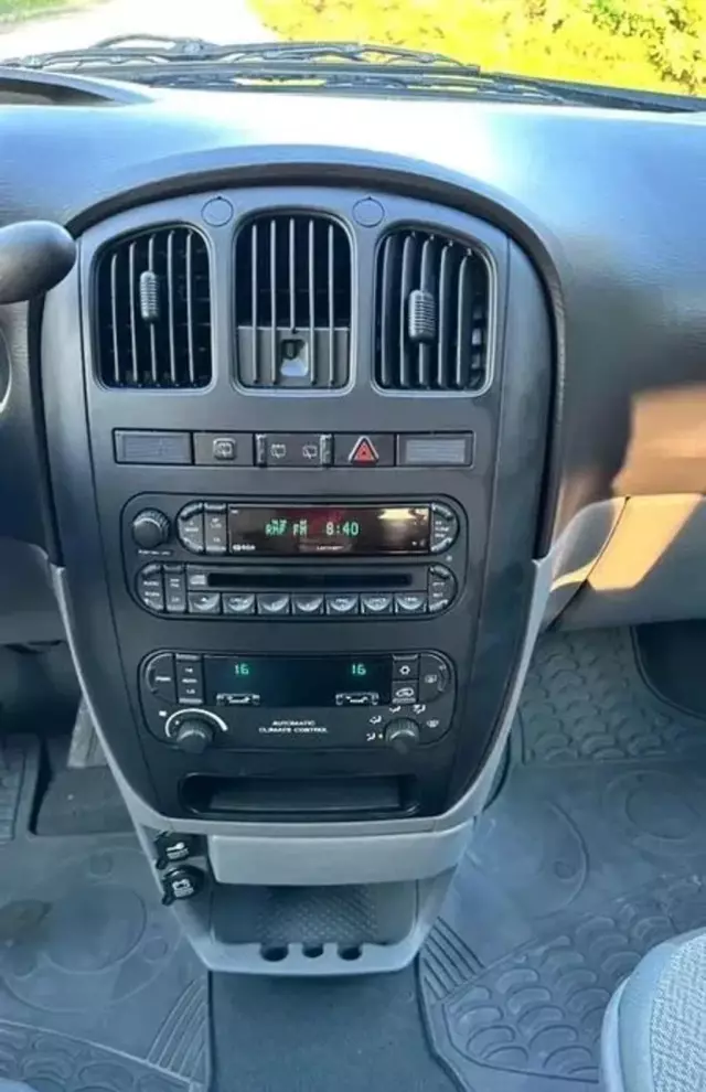 CHRYSLER Grand Voyager 