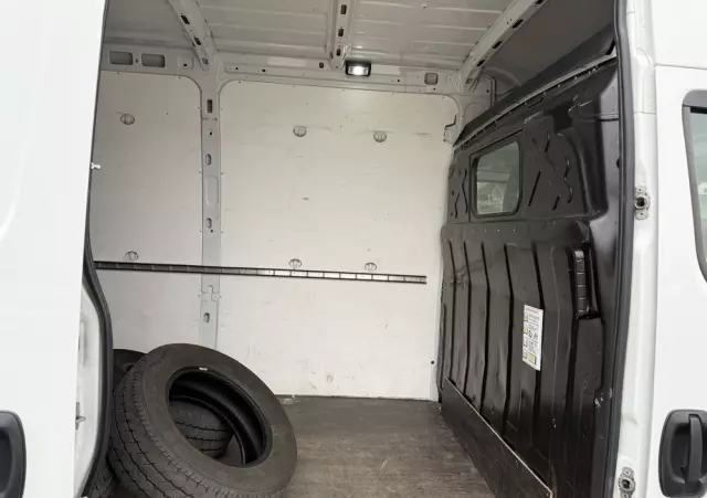 IVECO 2021/Daily 35-140 A8V/MAXI/ Automat Hi-Matic/full LED reflektory/Klima/PDC/tempomat/fotel comfort 