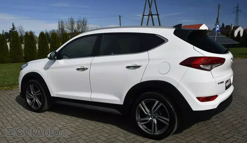 HYUNDAI Tucson 
