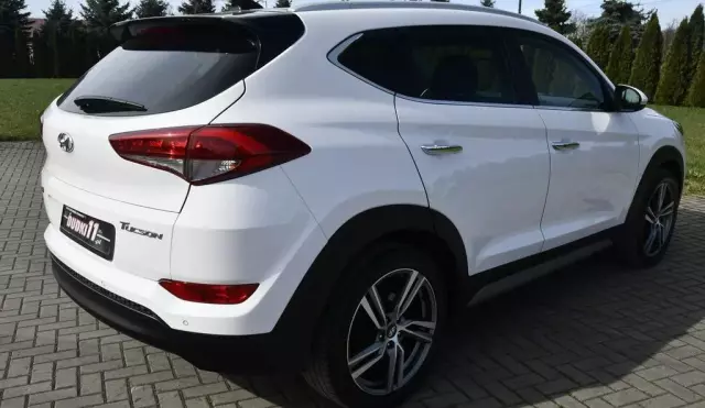 HYUNDAI Tucson 