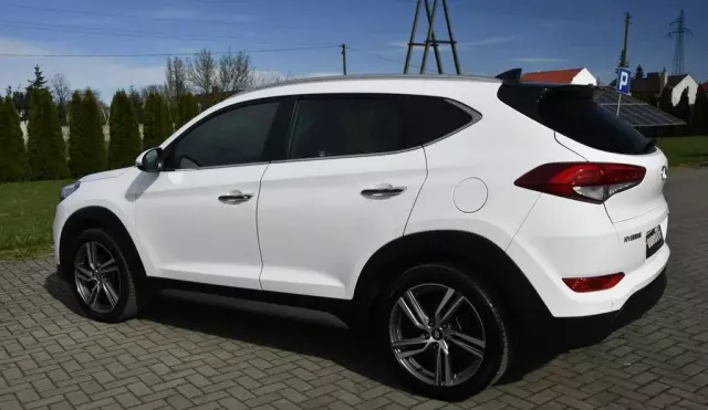 HYUNDAI Tucson 