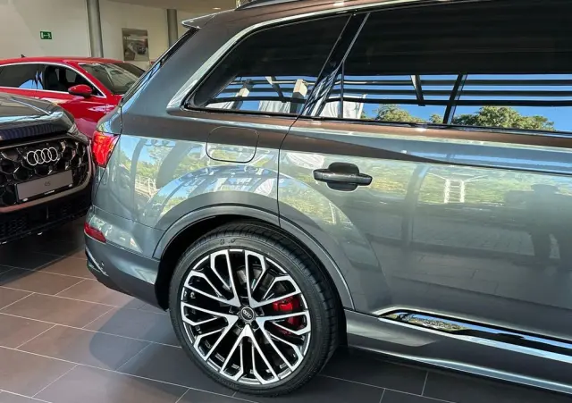 AUDI SQ7 