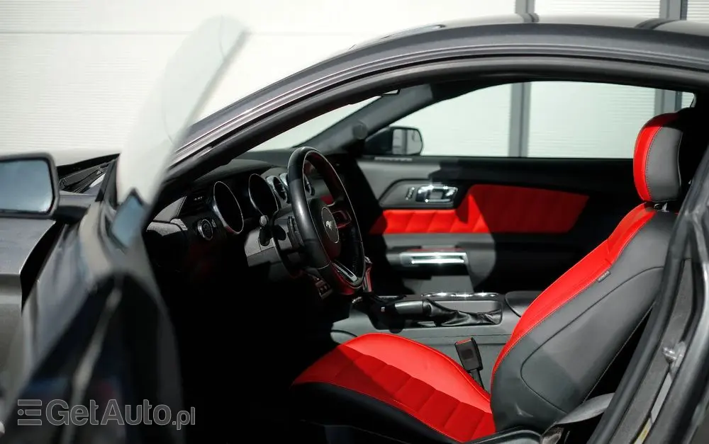 FORD Mustang Fastback 2.3 Eco Boost