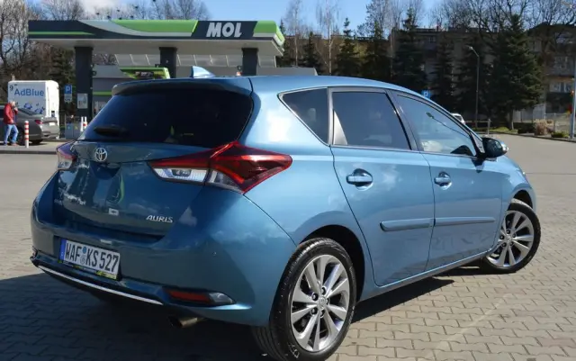 TOYOTA Auris 1.2 Turbo Executive