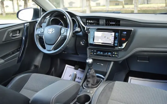 TOYOTA Auris 1.2 Turbo Executive