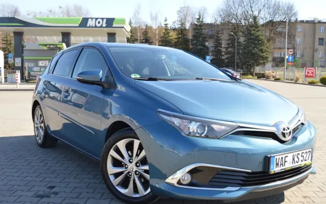 TOYOTA Auris 1.2 Turbo Executive