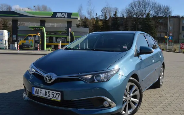 TOYOTA Auris 1.2 Turbo Executive