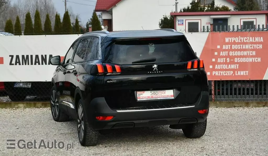 PEUGEOT 5008 
