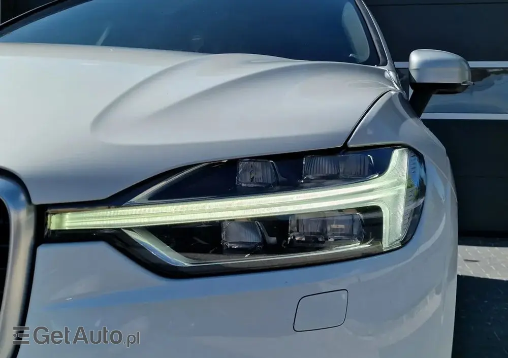 VOLVO XC 60 D4 R-Design