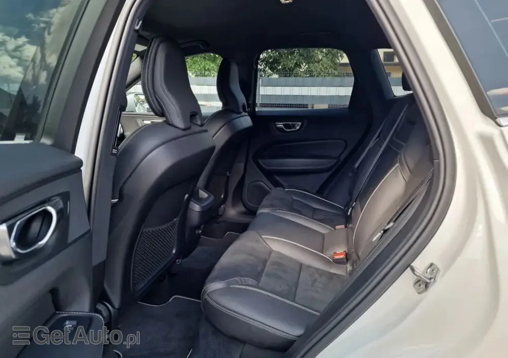 VOLVO XC 60 D4 R-Design