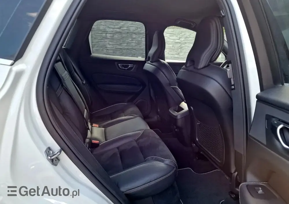 VOLVO XC 60 D4 R-Design