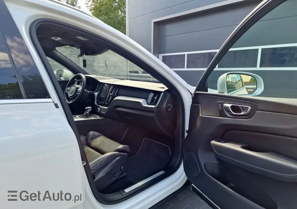 VOLVO XC 60 D4 R-Design