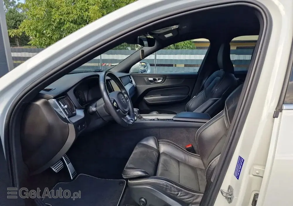 VOLVO XC 60 D4 R-Design