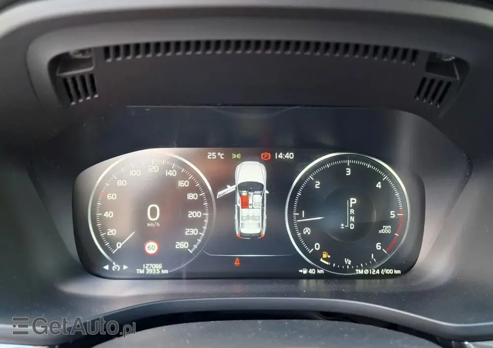 VOLVO XC 60 D4 R-Design