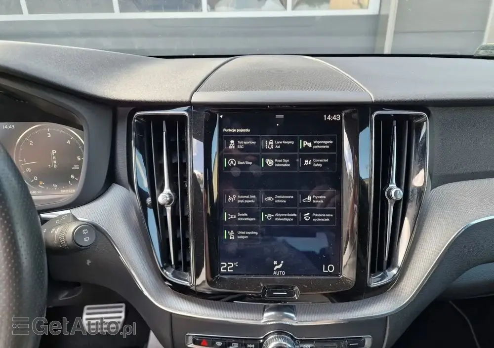 VOLVO XC 60 D4 R-Design