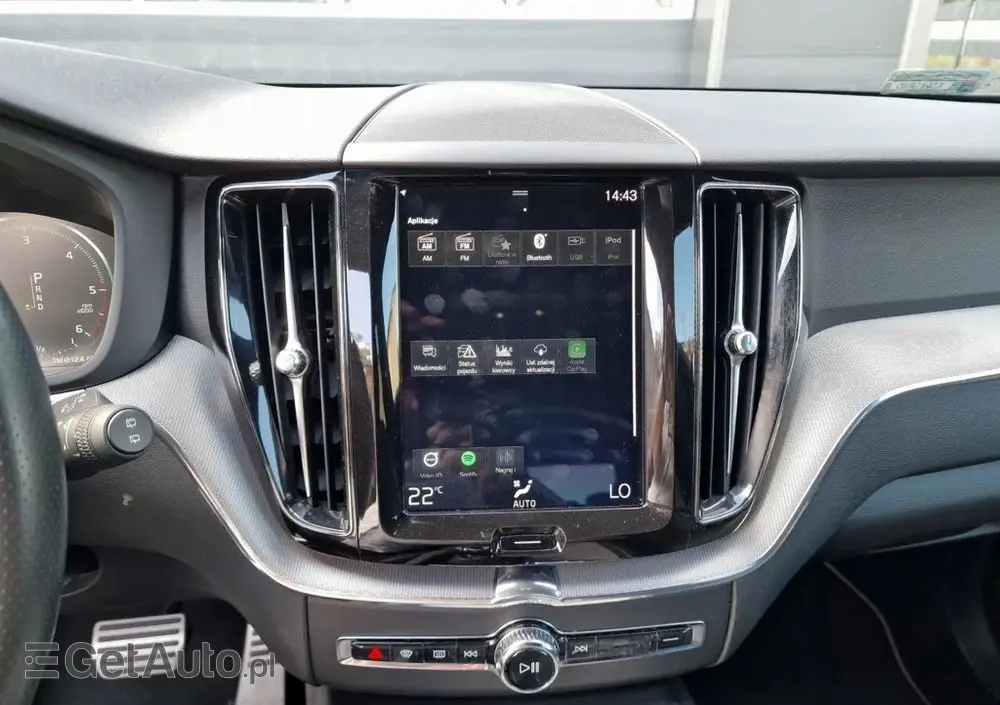 VOLVO XC 60 D4 R-Design