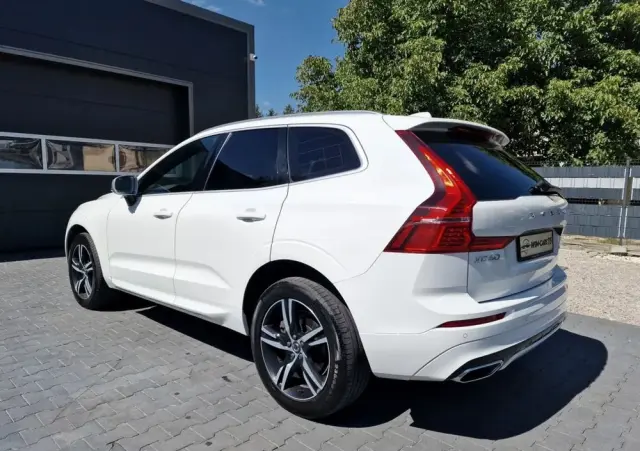 VOLVO XC 60 D4 R-Design