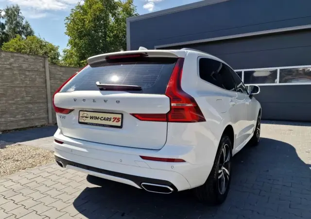VOLVO XC 60 D4 R-Design