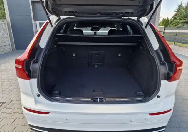 VOLVO XC 60 D4 R-Design