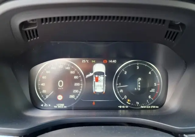 VOLVO XC 60 D4 R-Design