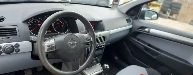 OPEL Astra 1.8i (140 KM)