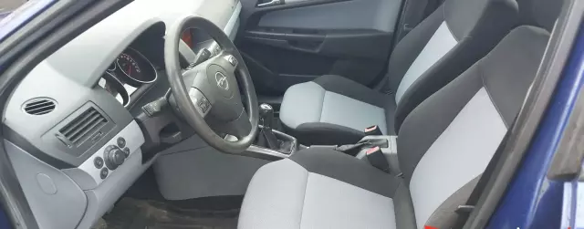 OPEL Astra 1.8i (140 KM)