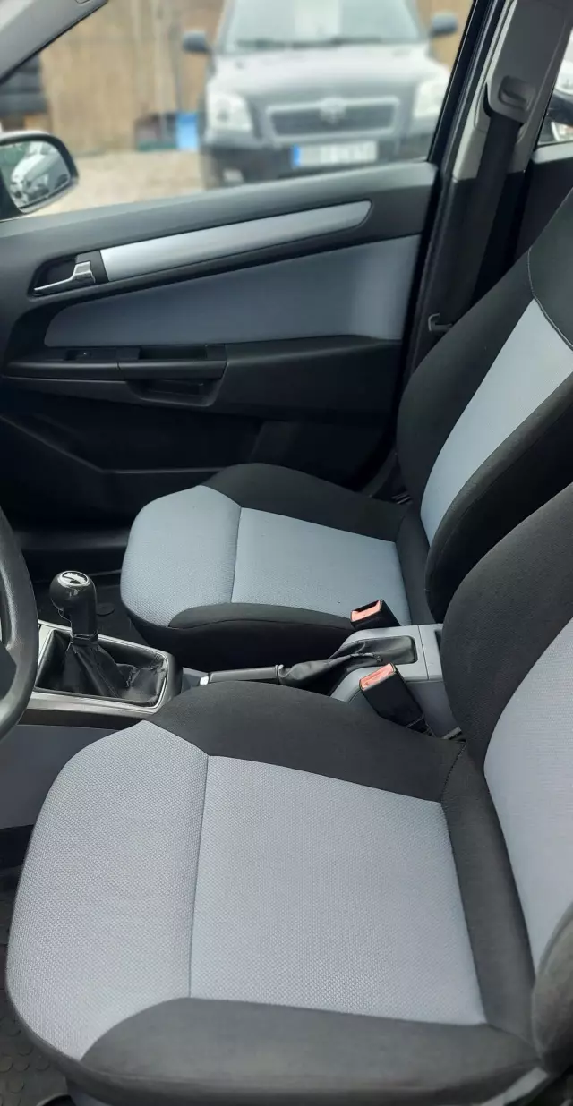 OPEL Astra 1.8i (140 KM)