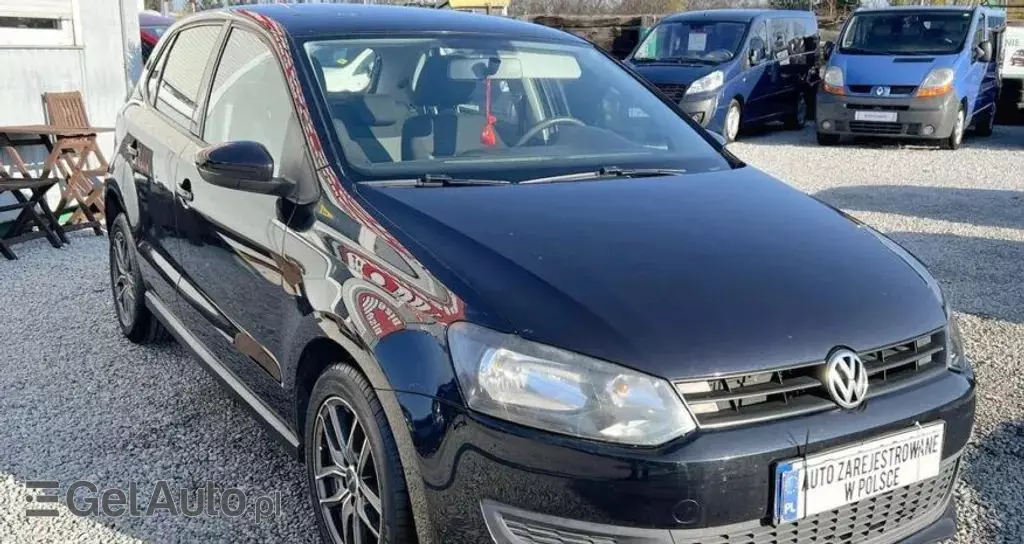 VOLKSWAGEN Polo 
