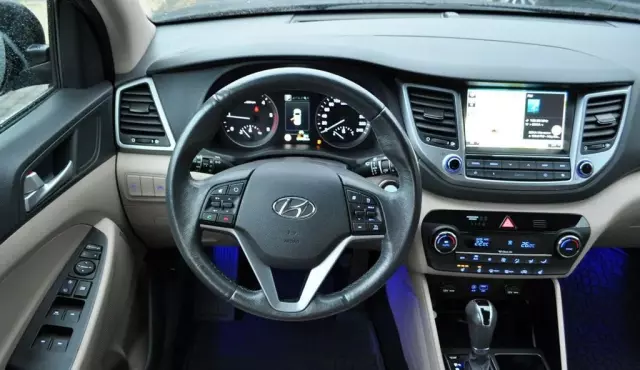 HYUNDAI Tucson 1.7 CRDI (141 KM) DCT