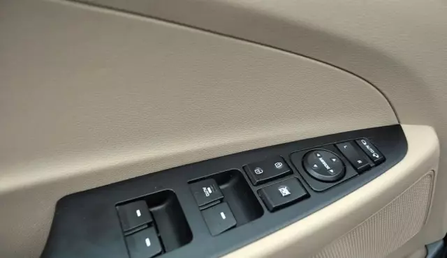 HYUNDAI Tucson 1.7 CRDI (141 KM) DCT